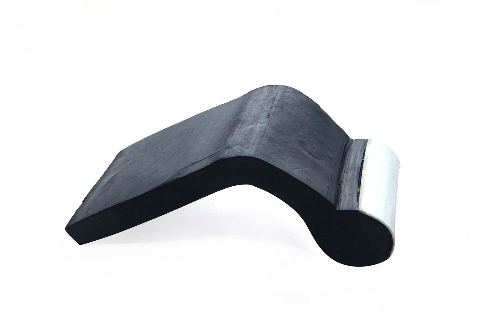 Hevea rubber seal for dam hydraulic gate